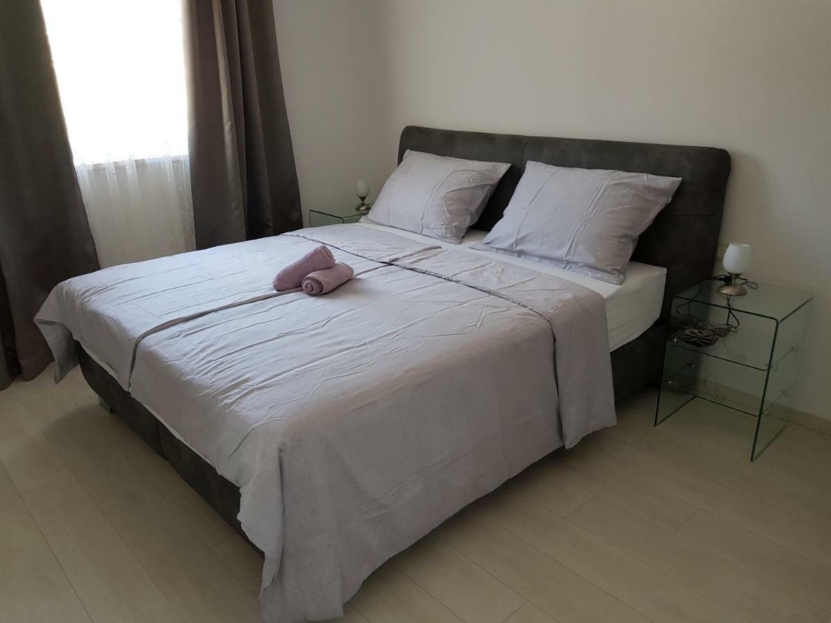 Apartmani Marella Seget Donji Exterior photo